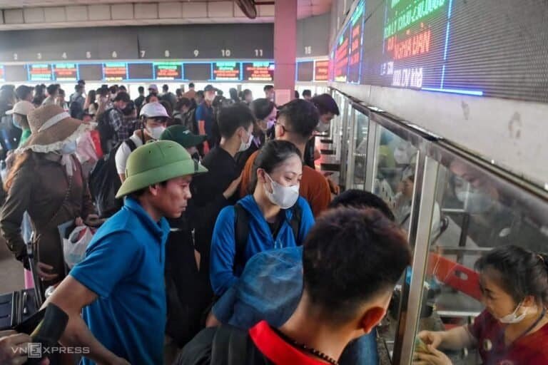 연휴 맞아 귀성행렬 시작