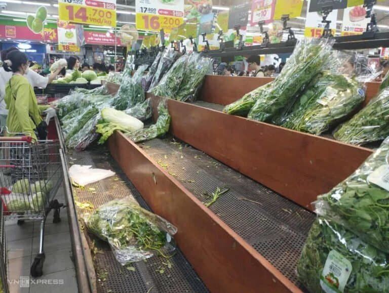 슈퍼태풍 북상에 슈퍼마켓 북새통