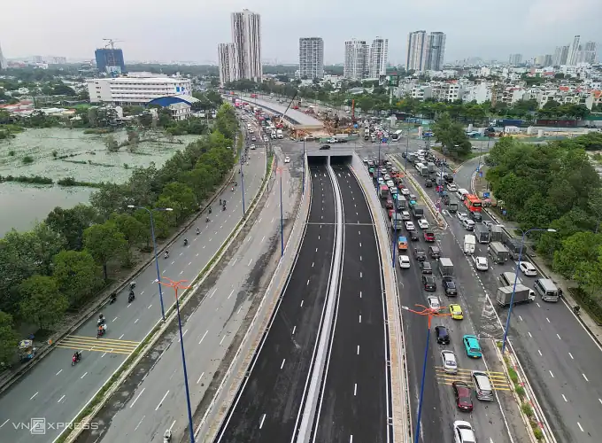 호찌민시 최대 교차로 지하차도 개통…2개월 지연 끝