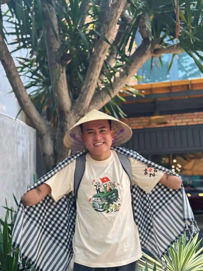 양팔 잃은 베트남 청년, 5번째 도전 끝에 한국 유학 성취