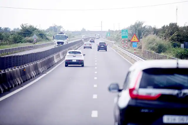 베트남 2차선 고속도로 설계 재검토 시급