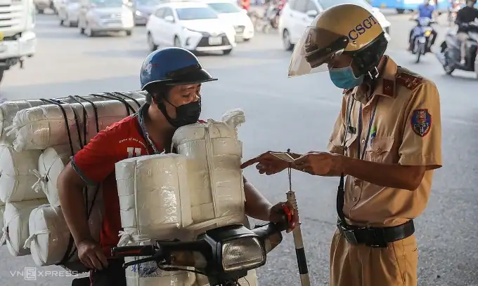 하노이, AI 카메라로 교통경찰 대체 추진