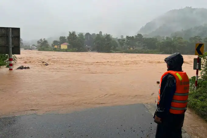 베트남 전국에 폭우 경보