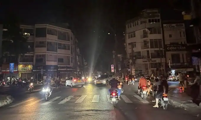호찌민시(Ho Chi Minh City) 중심가 또 정전…이틀 새 두 번째