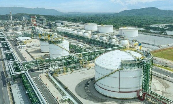 50억달러 규모 베트남 석유화학단지, 이달 중 재가동…유가하락 영향