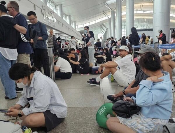 호찌민 떤선녓국제공항, 한때 ‘통신장애’ 출국수속 중단…이용객 큰 불편
