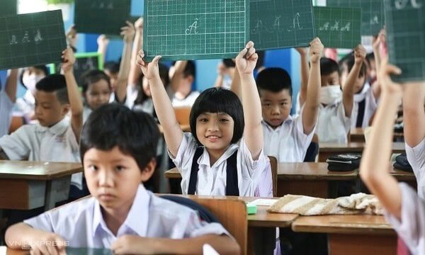 2045년까지 세계 교육 순위 20위권 진입 목표…정치국 결의안