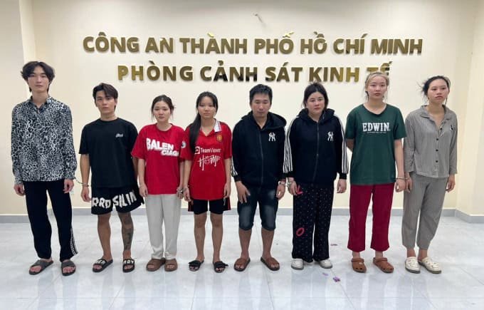 호찌민시(Ho Chi Minh City) 술집 사장, 웃음가스로 수천억 동 벌어들여 체포