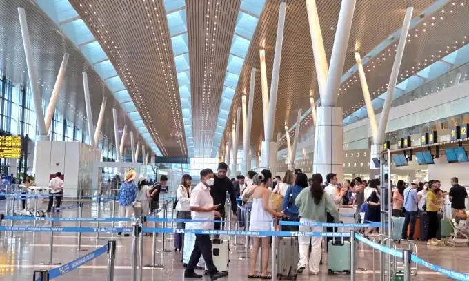 승객, 기내수하물 0.5㎏ 초과로 공항직원과 실랑이