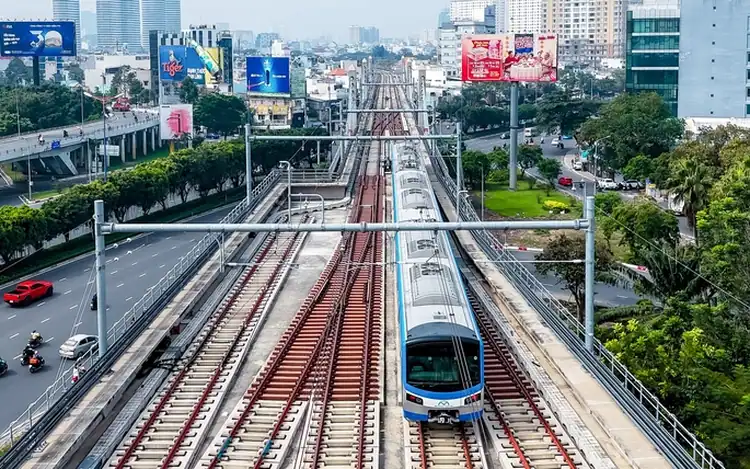 호찌민시 지하철 1호선, 주말 운행시간 연장·배차간격 단축