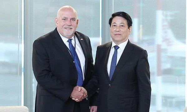 ‘유통 공룡’ 코스트코, 베트남 오나…”1억 인구 소비시장, 유망 투자처”