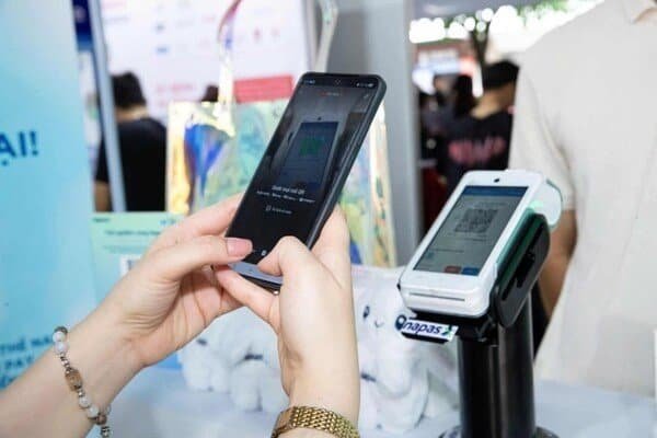 ‘현금 없는 사회’ 베트남, 모바일·전자지갑 거래액 연평균 25%↑