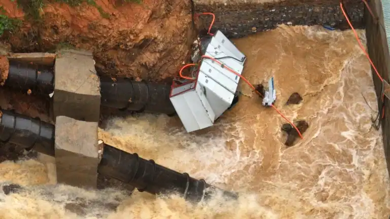 북부지방, 폭우에 댐 붕괴·관문 무너져…4천 가구 피해