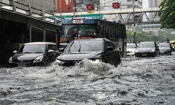 태국 홍수 사망자 22명으로 증가…37만 명 피해, 구호 활동 총력