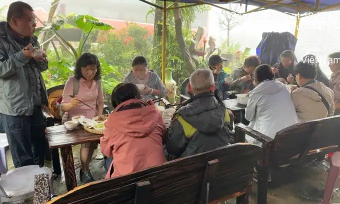 산사태로 고립된 대만 관광객 15명…라오까이 주민이 무료 숙식 제공