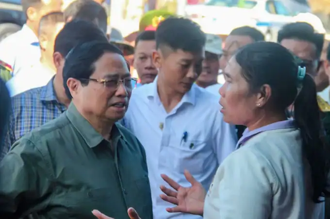 총리 “중부 수해 복구에 모두 동참을”…주택 재건 촉구