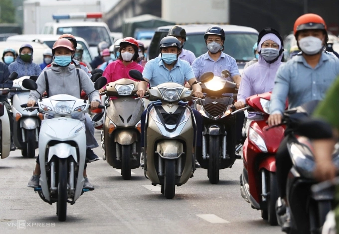 “하노이 전기 오토바이 전환 너무 급하다”…그랩·셀렉스모터 우려