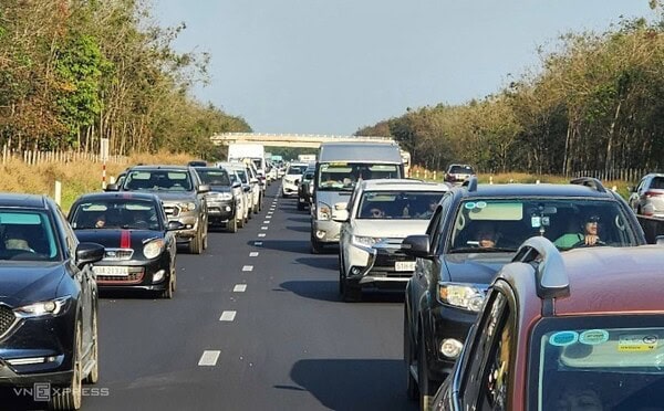 내년 3월부터 자동차 ‘배출가스’ 규제 시행…부총리 승인