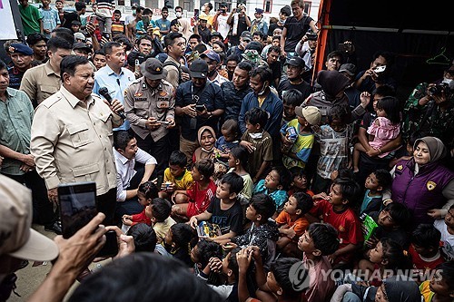 인도네시아 대홍수, 사망자 1천명에 육박…구호품 부족