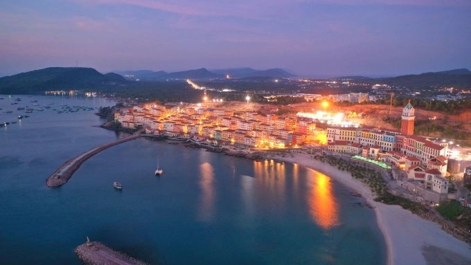 푸꾸옥 정전 사태에 호텔들 ‘아우성’…하루 수천만 동 손실