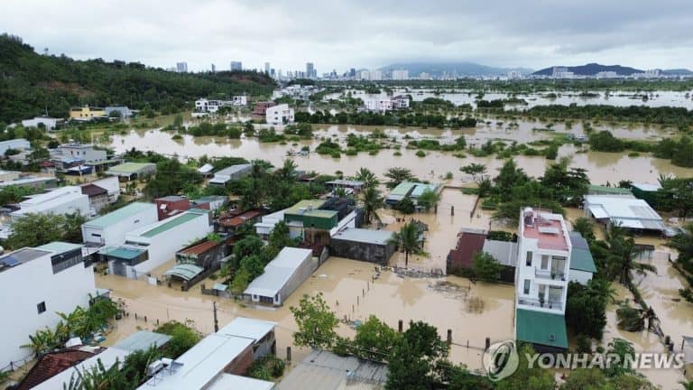 정부, 베트남 중부 홍수 피해에 50만달러 인도적 지원