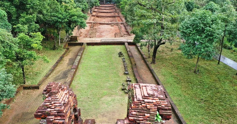 미선 성지로 이어지는 독특한 ‘신성한 길’의 모습