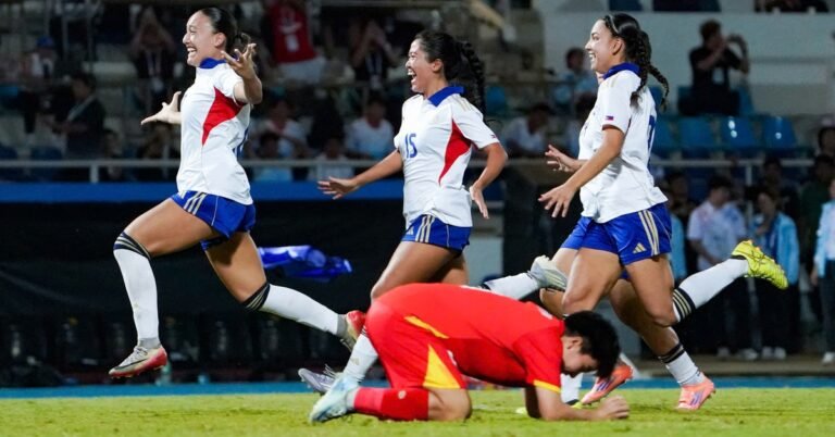 베트남 여자 축구팀, 감독과 심판에 대한 비난에 휘말리다
