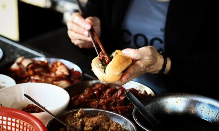 베트남, 연쇄적 빵 위생 문제 경고