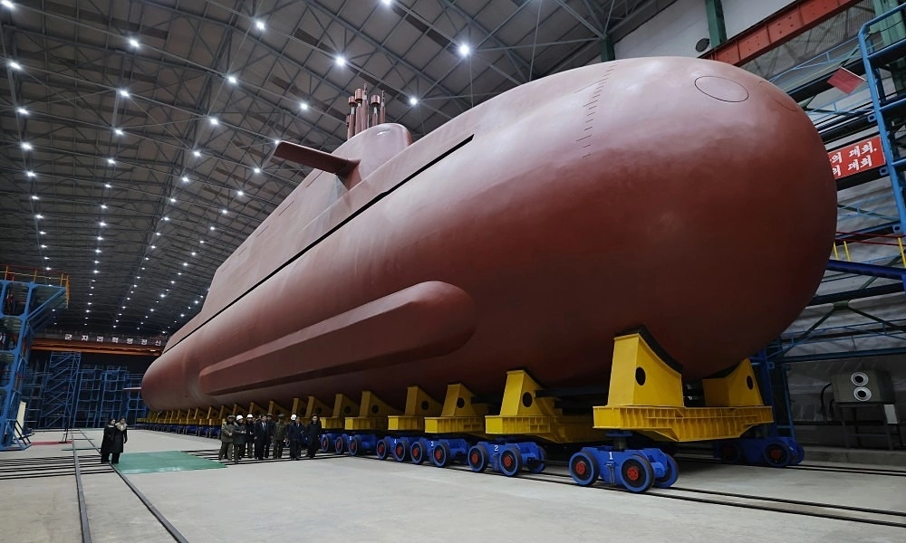 북한, 전략핵잠수함 사진 공개