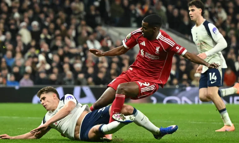 이스학, Van de Ven의 태클로 부상