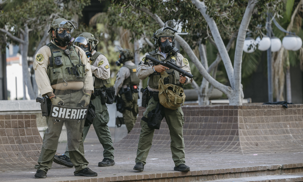 판사가 트럼프 대통령의 로스앤젤레스 국경경비대 파견을 차단하다