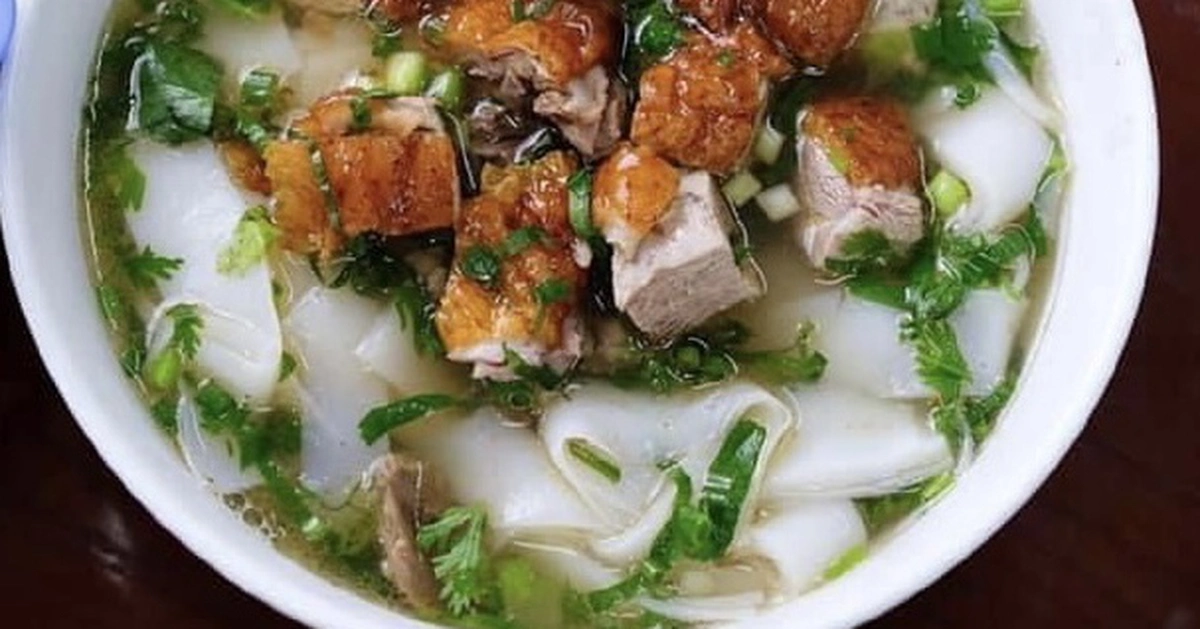 하 기앙의 옥수수 쌀국수와 랑선의 오리 구이 쌀국수, 꽤 손의 고구마 쌀국수 및 자이 라이의 두 그릇 쌀국수를 '쌀국수의 날'에서 맛보다