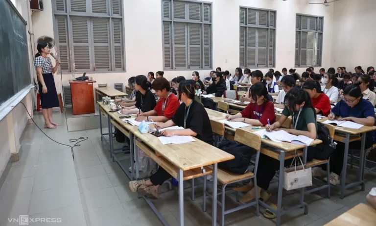 호찌민 대학, 학생들 생계비 미지급