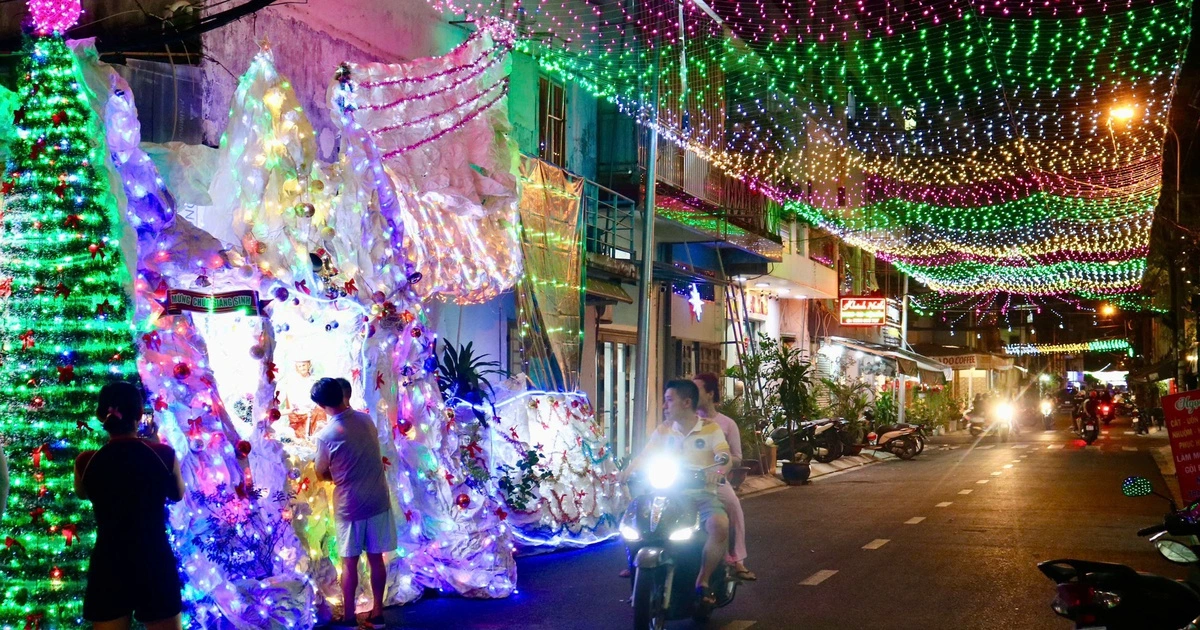 호치민, 거리와 골목에서 크리스마스 분위기 만끽