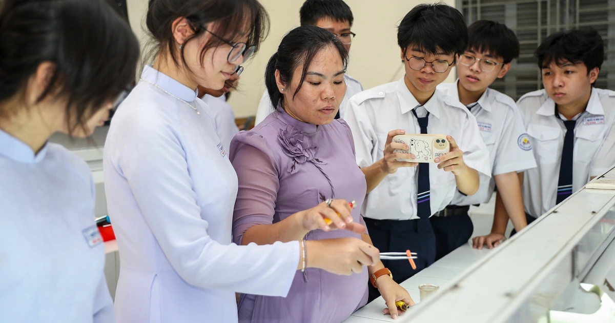 호치민시, 시간외 수업 교사 급여 150% 지급