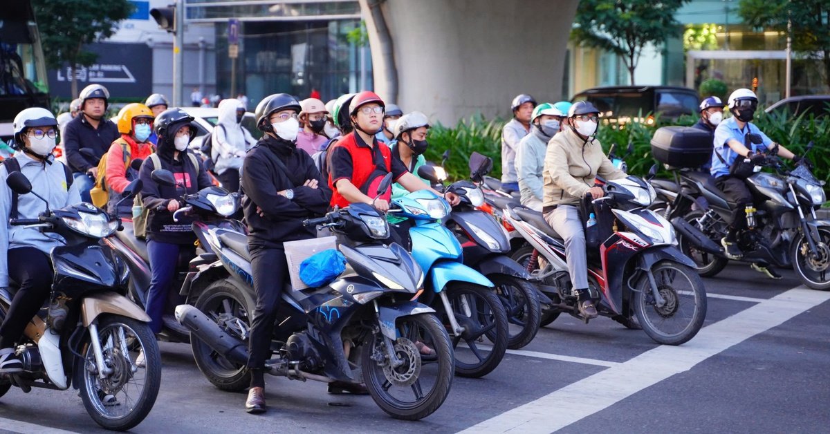호치민시, 이른 아침 기온 하락으로 시민들 두꺼운 옷 입다