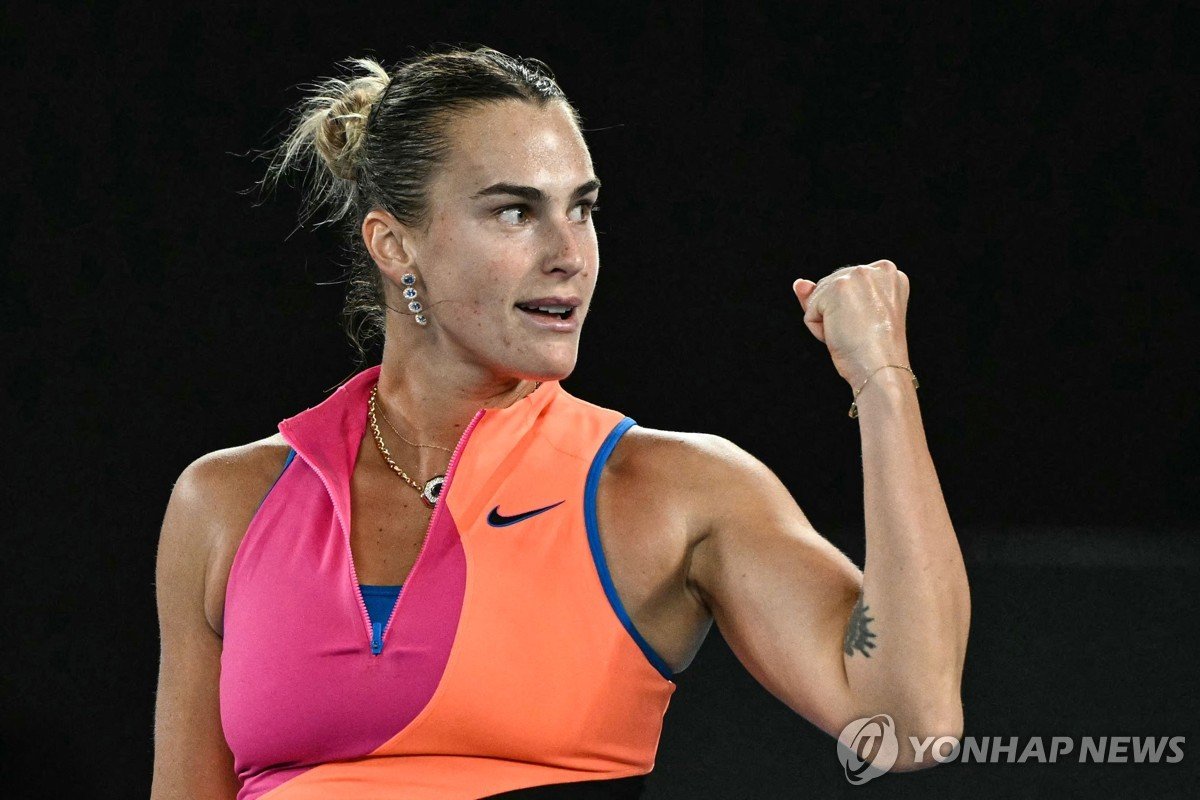 사발렌카, 스비톨리나 꺾고 호주오픈 결승 진출