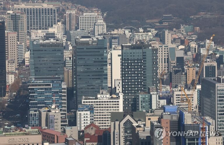 한국 1인당 GDP, 3년 만에 감소하며 3만6천달러 유지