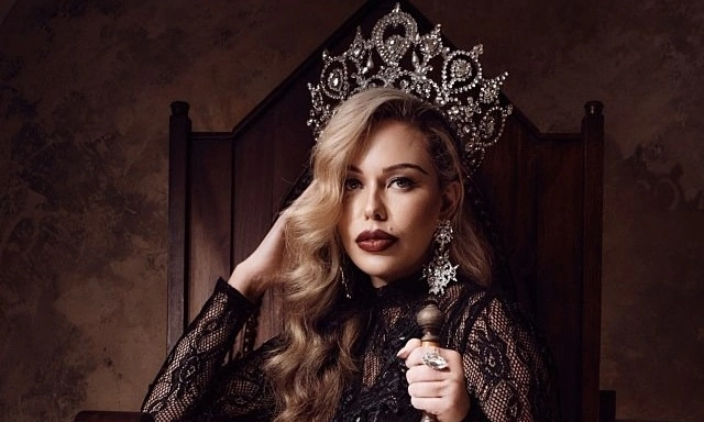 마약 조직 두목과 사랑에 빠진 미인대회 여왕의 기구한 운명