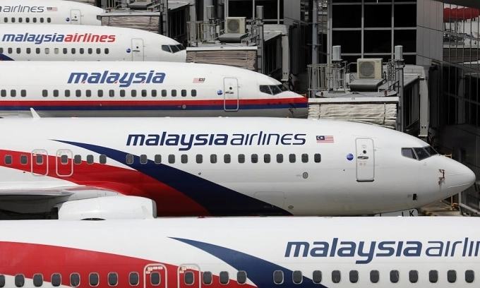 말레이시아 항공 MH21편, 파리 공항으로 긴급 회항