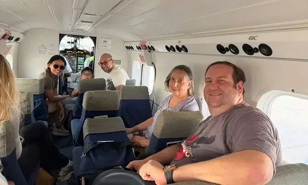 베네수엘라 공습에 카리브해 고립된 미국인 가족