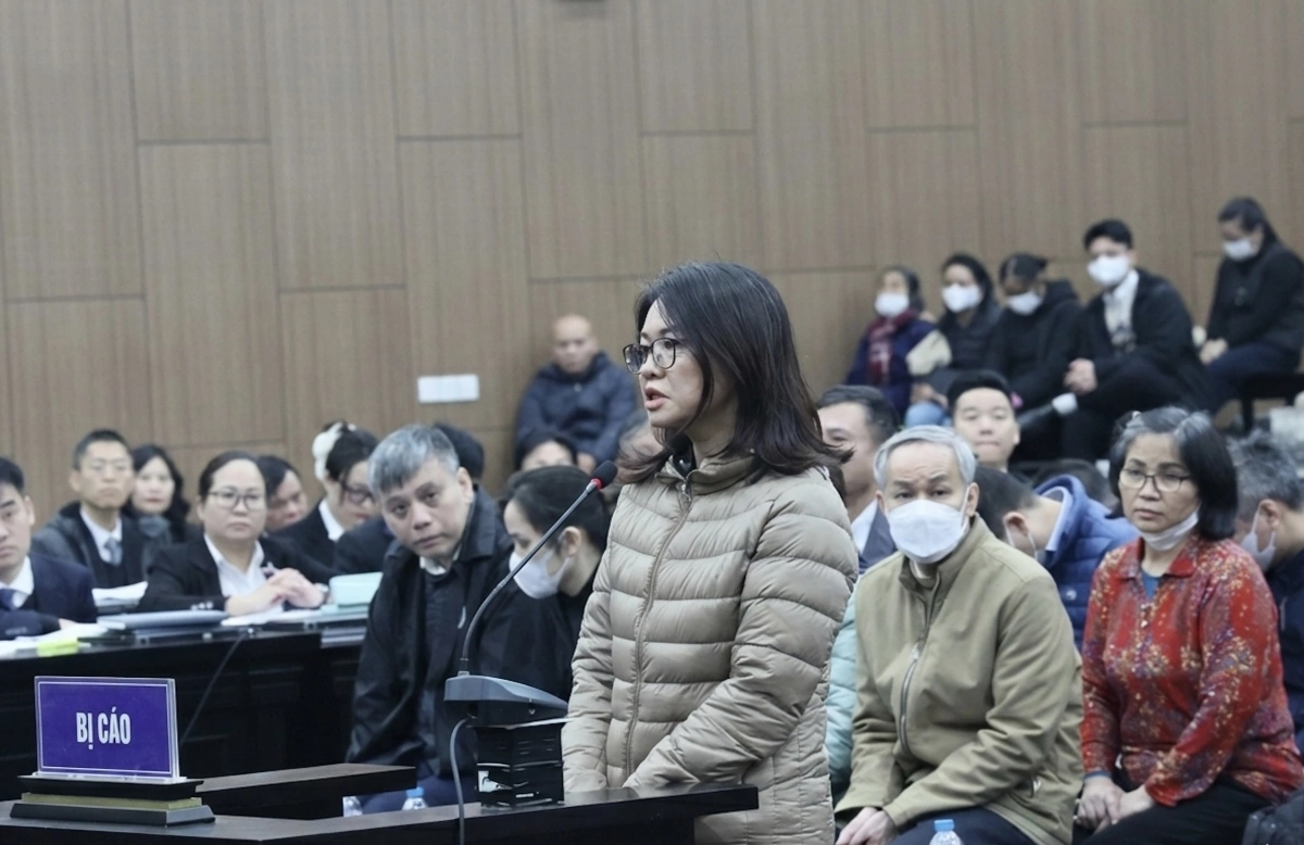 전 식품안전청장 15년 형 선고에 눈물