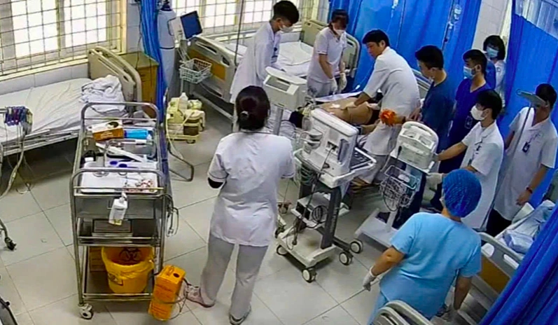 하노이 대학 강의실서 학생 심정지…50분 심폐소생술로 생명 구해