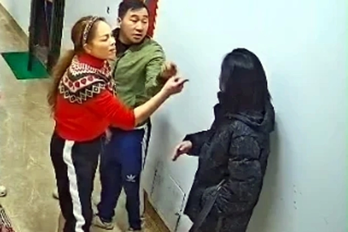 하노이(Hà Nội) 여성, 이웃 폭행 혐의로 구금