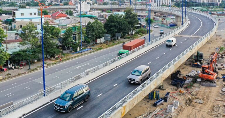 호찌민시 안푸 교차로 첫 고가도로 개통…교통 체증 완화 기대