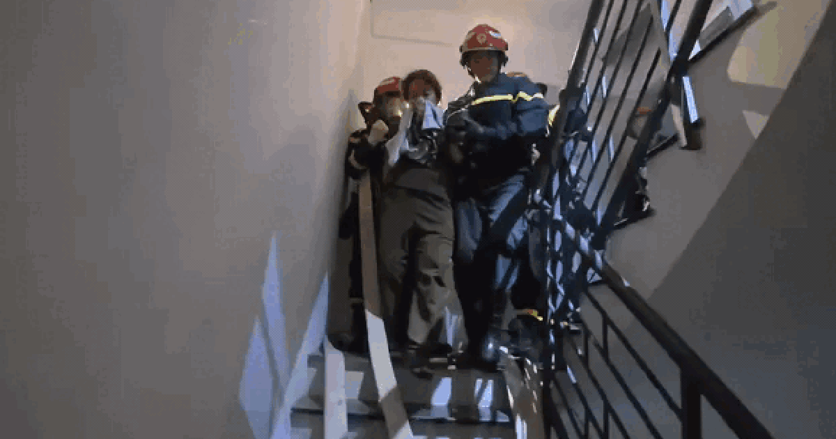 호치민시 소방서, 스파 화재에서 2명 구조