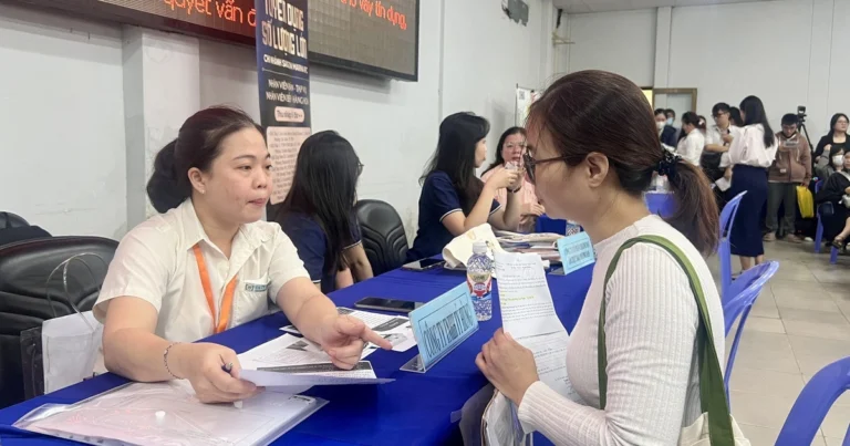 호치민시, 일자리 시장의 큰 도전에 직면하다