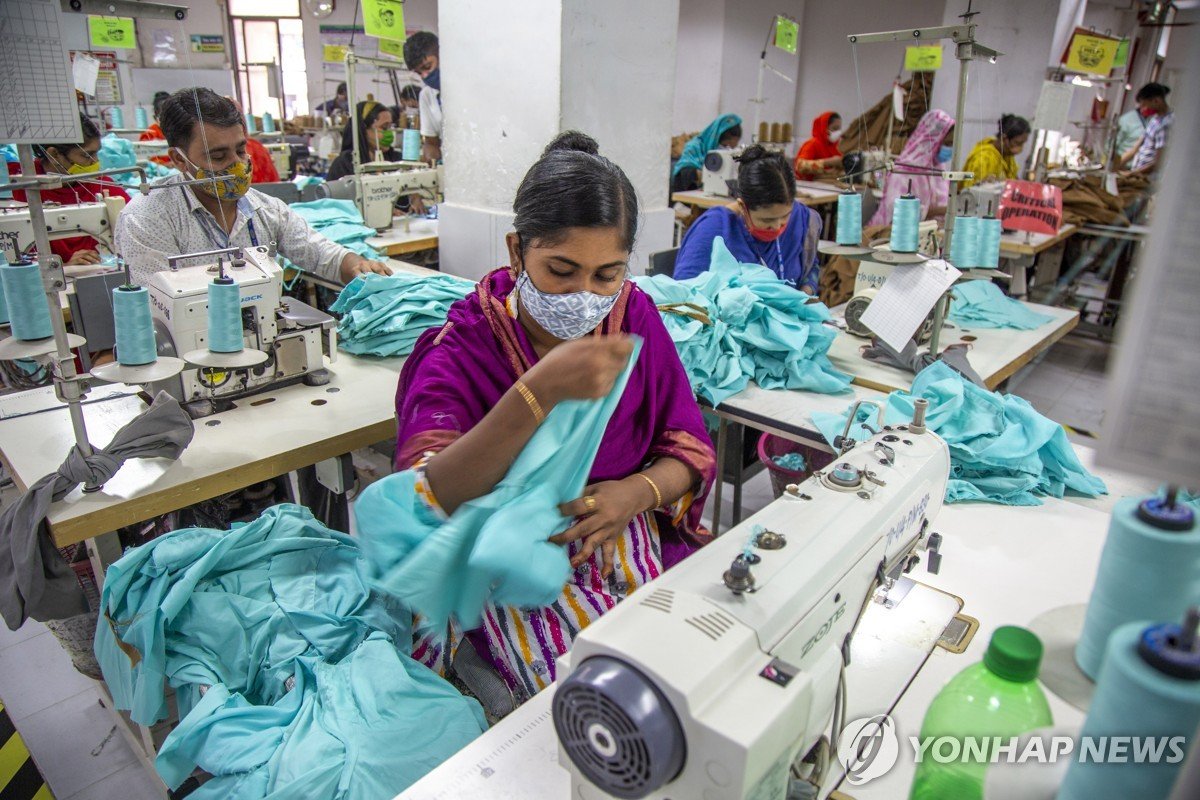 방글라 의류업계, 인도-EU FTA로 가격 압박 직면
