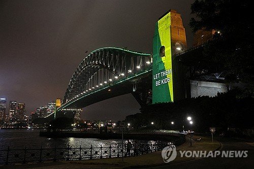 호주식 청소년 SNS '계정' 차단, 세계 표준 될까
