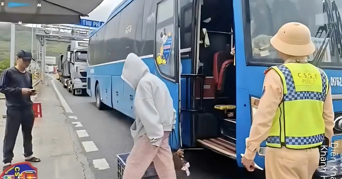 고속도로서 7명 초과 투숙한 여객버스 적발… 벌금 5천250만 동 부과